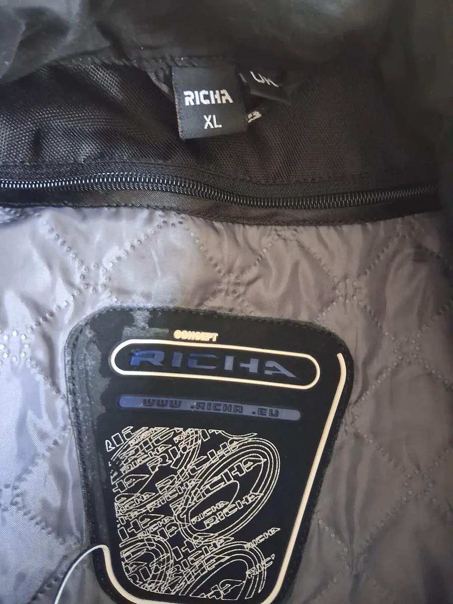 Motorcycle safety gear - Image 3