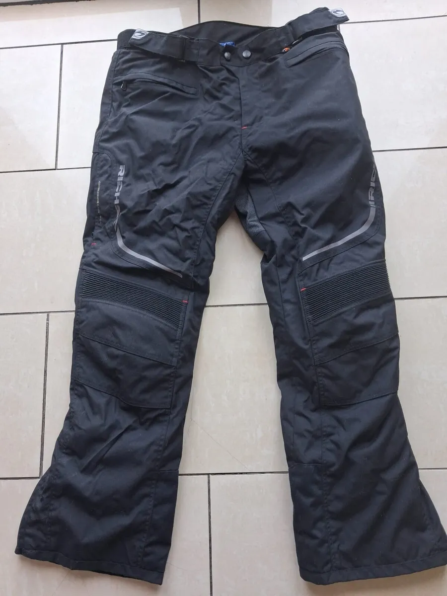 Motorcycle safety gear - Image 4