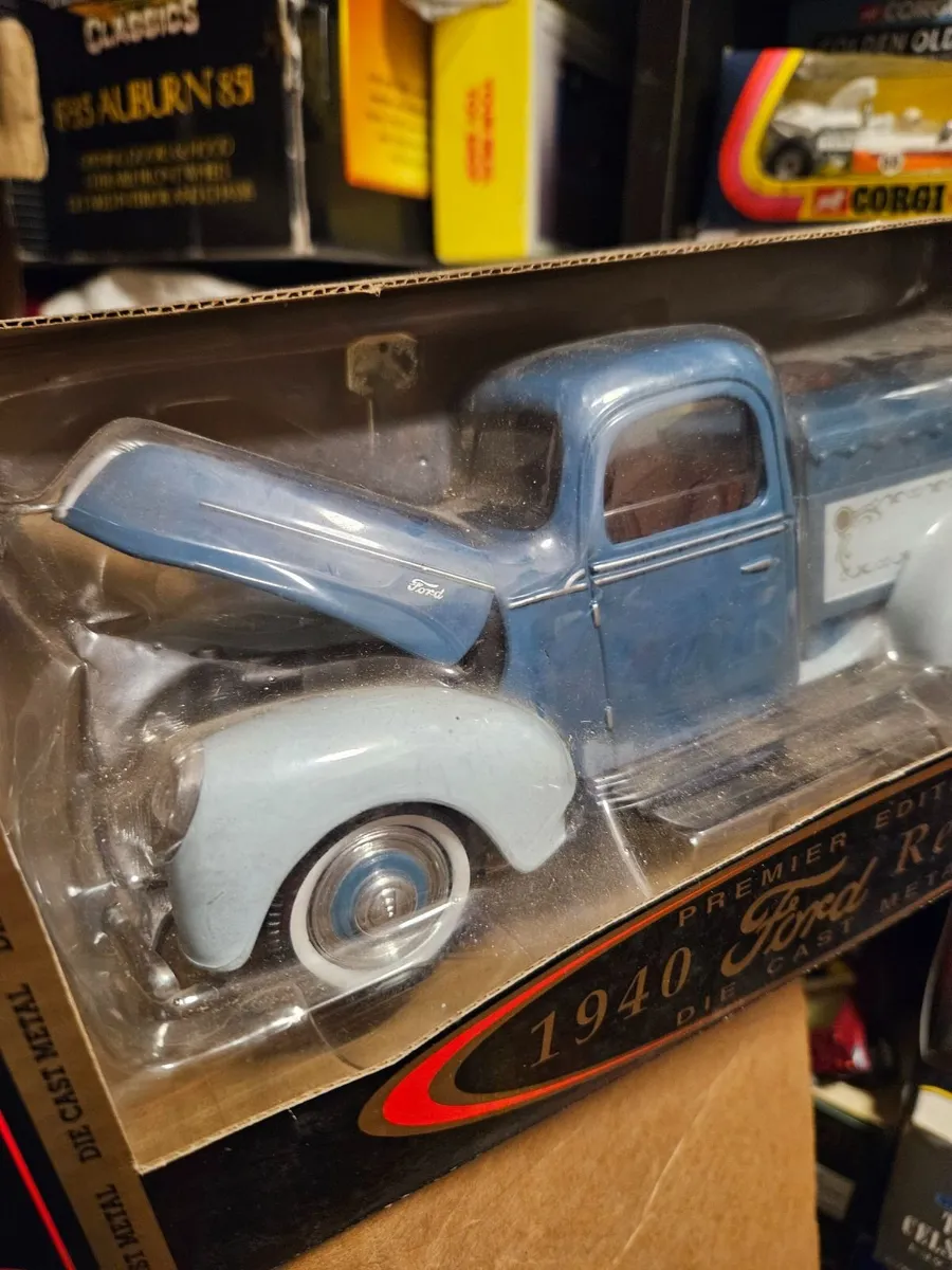 Corgi Ford Replica Truck - Image 3
