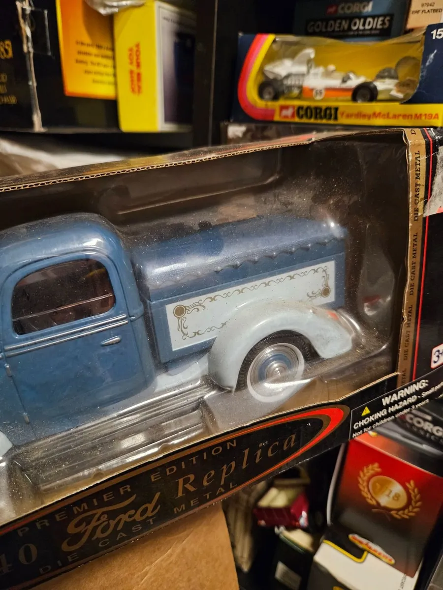 Corgi Ford Replica Truck - Image 4