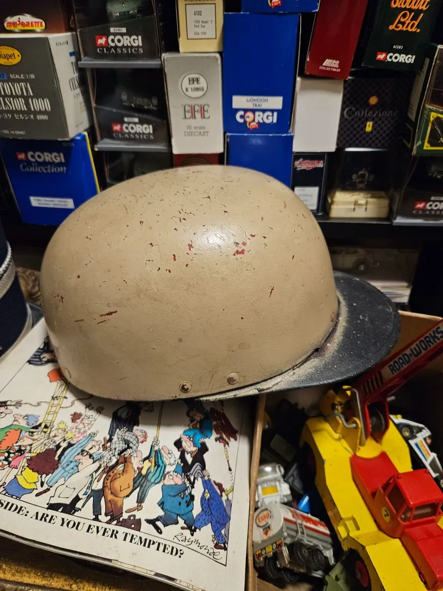 Vintage Motorbike Racing Helmet - Image 2