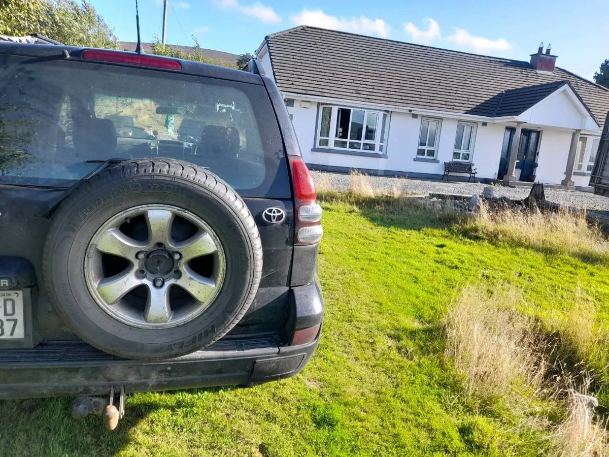 Toyota landcruiser. - Image 2