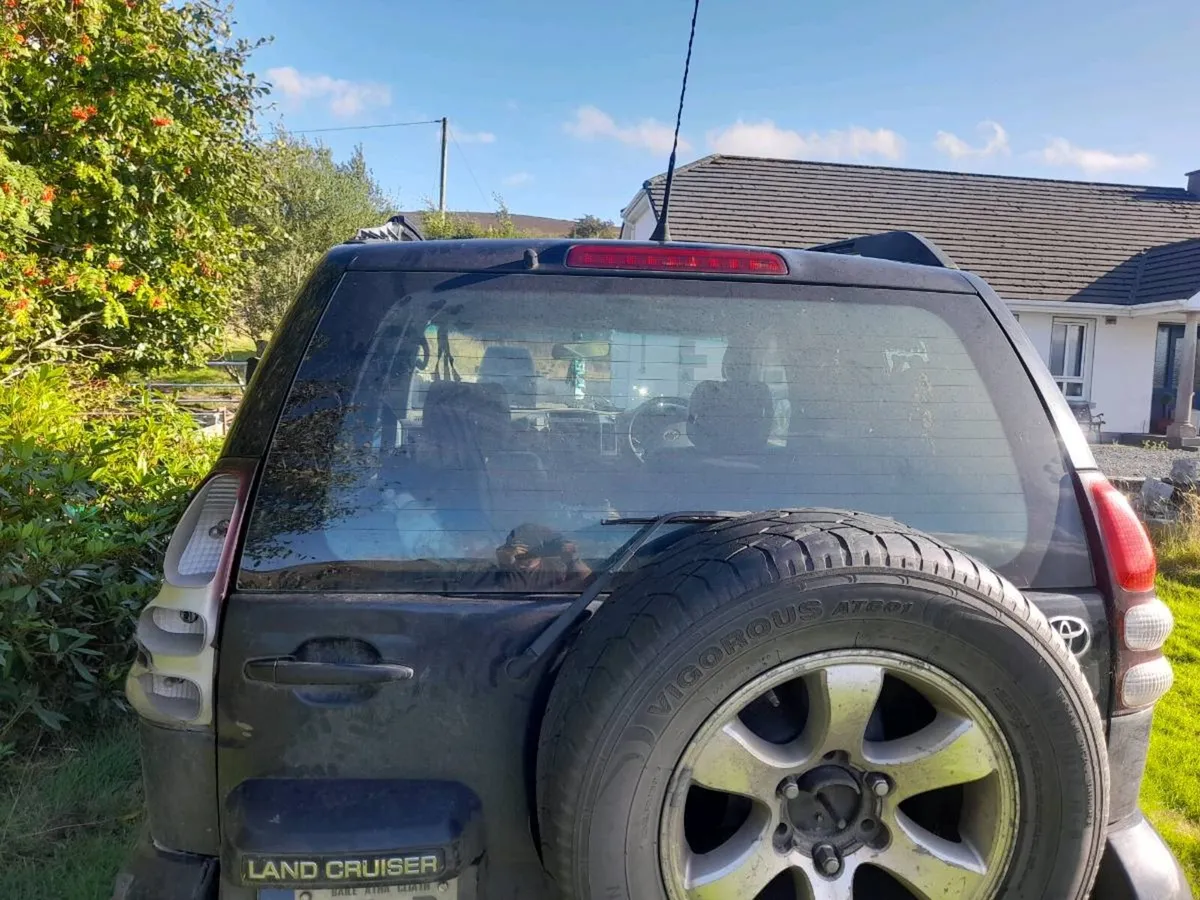 Toyota landcruiser. - Image 3