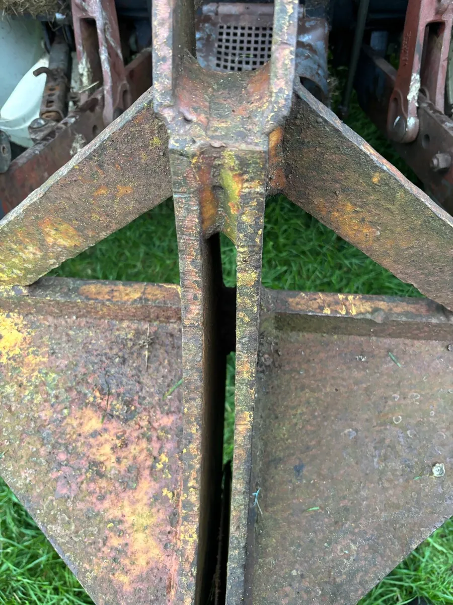 Mole plough, pipe layer - Image 4