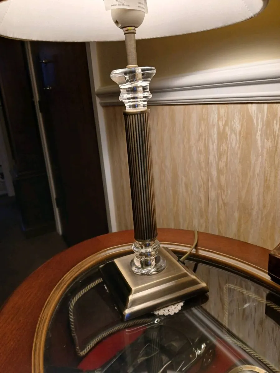 Decorative table lamp 21inchs high. - Image 2