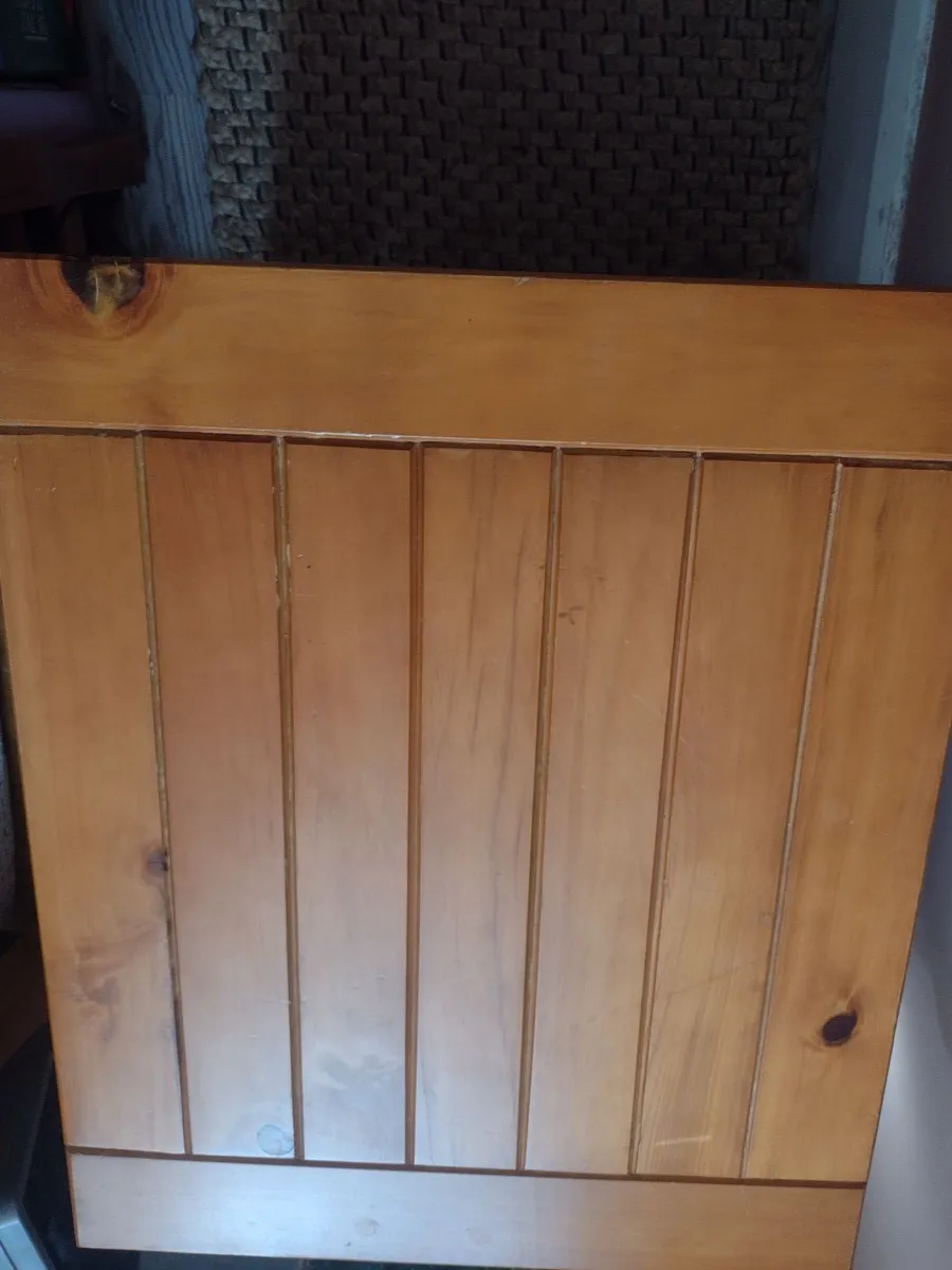 Solid wood coffee table or TV stand - Image 2
