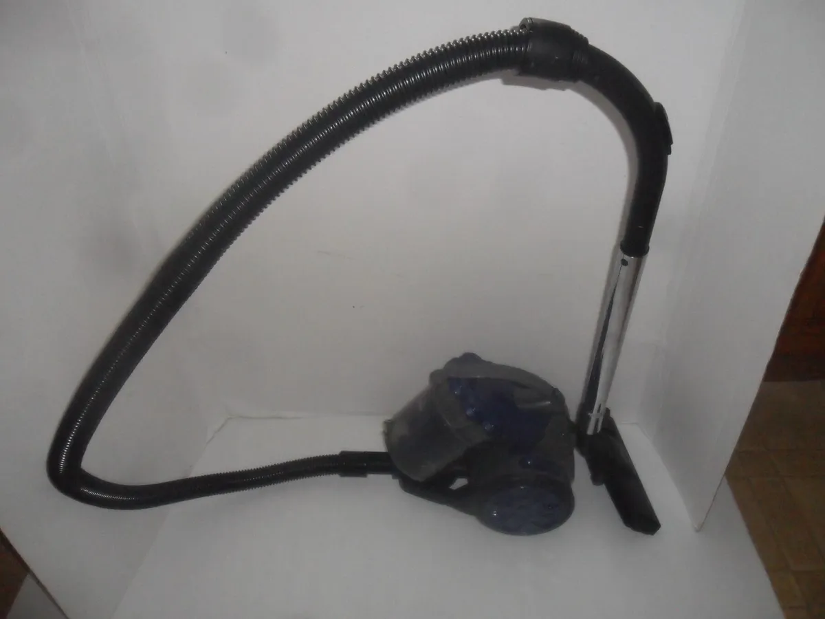 Tower vacuum cleaner - Image 2