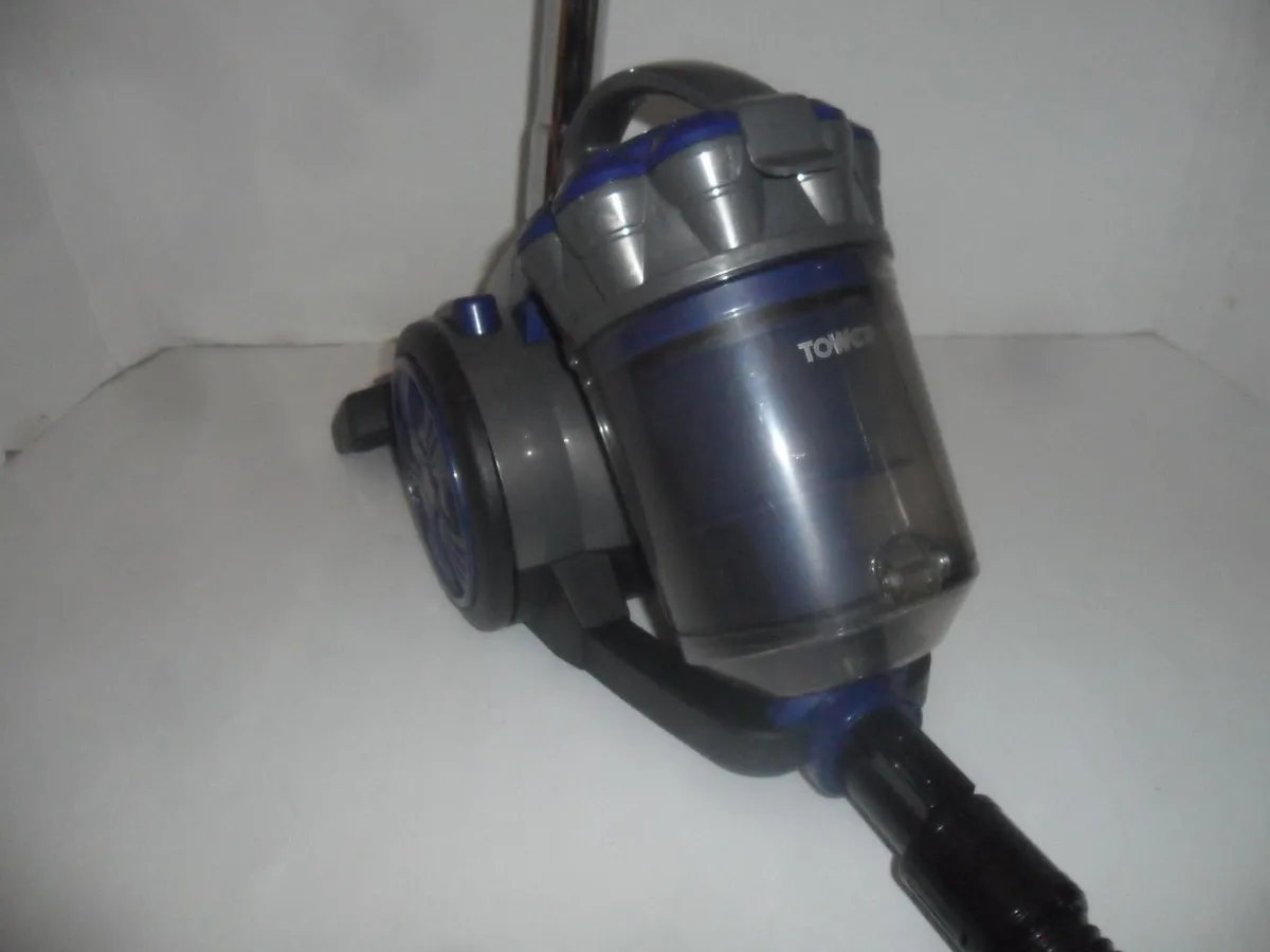 Tower vacuum cleaner - Image 4
