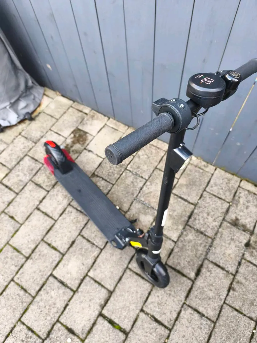 Electric scooter - Image 3