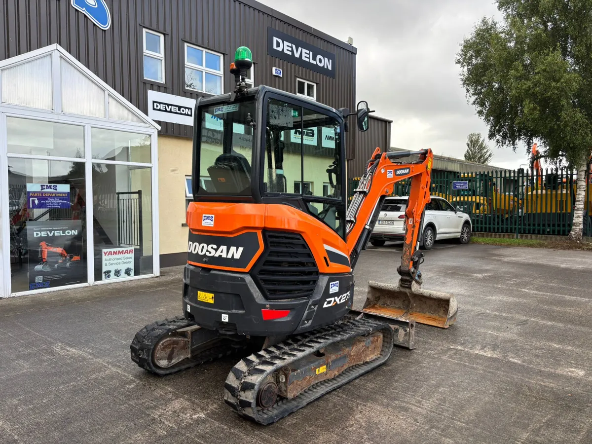 2021 Doosan DX27  2.7 Ton Excavator - Image 2