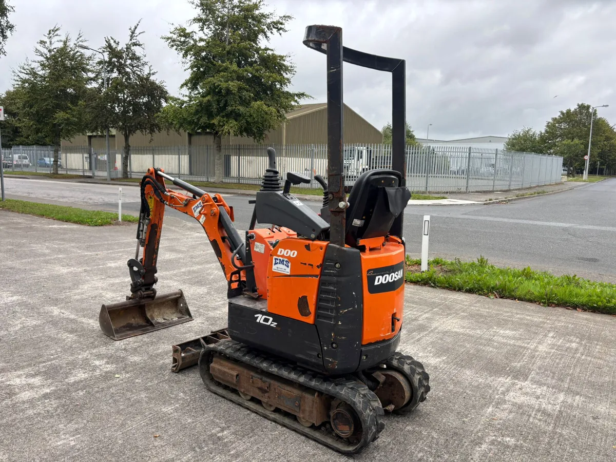 2019 Doosan DX10 1 Ton Excavator - Image 4