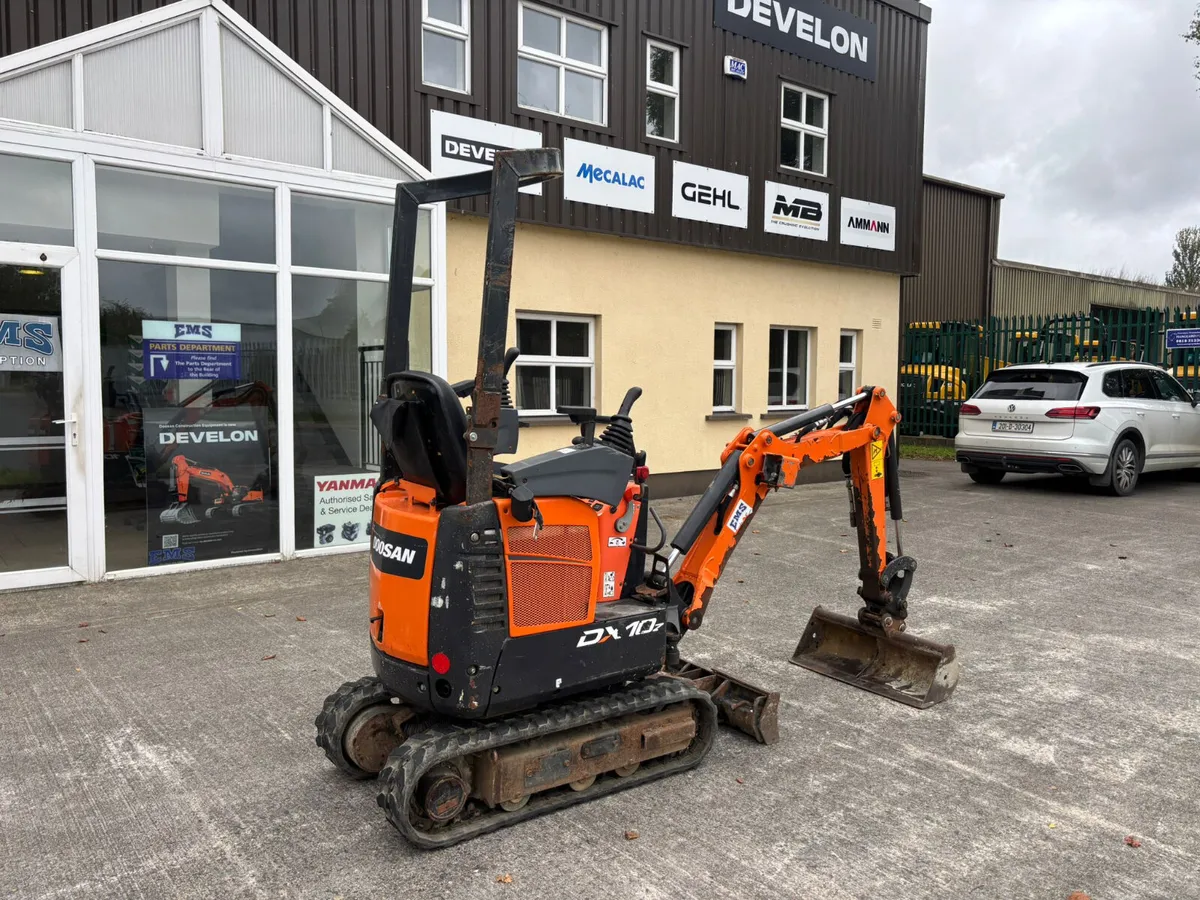 2019 Doosan DX10 1 Ton Excavator - Image 2