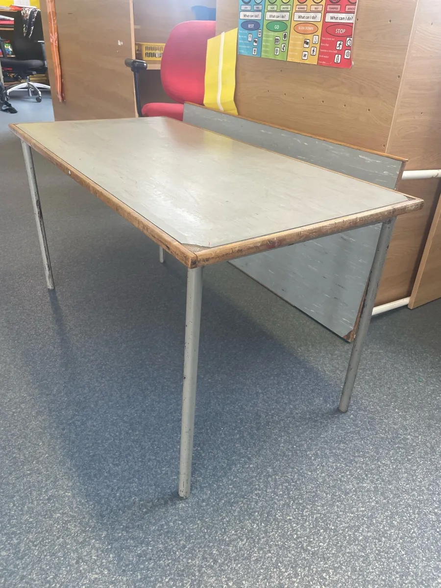 School tables - Image 1
