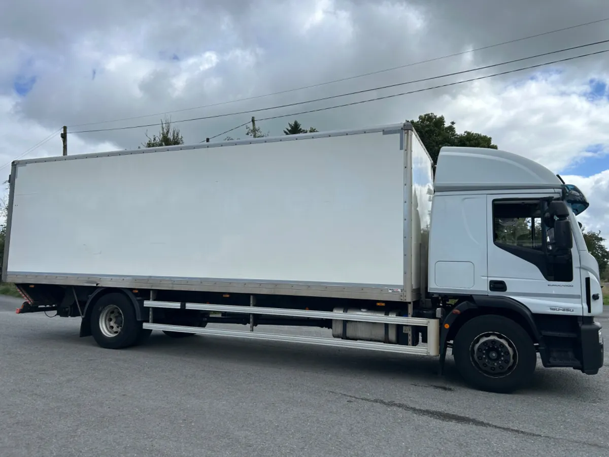 2020 iveco 180e25 18 ton box with tail lift - Image 4
