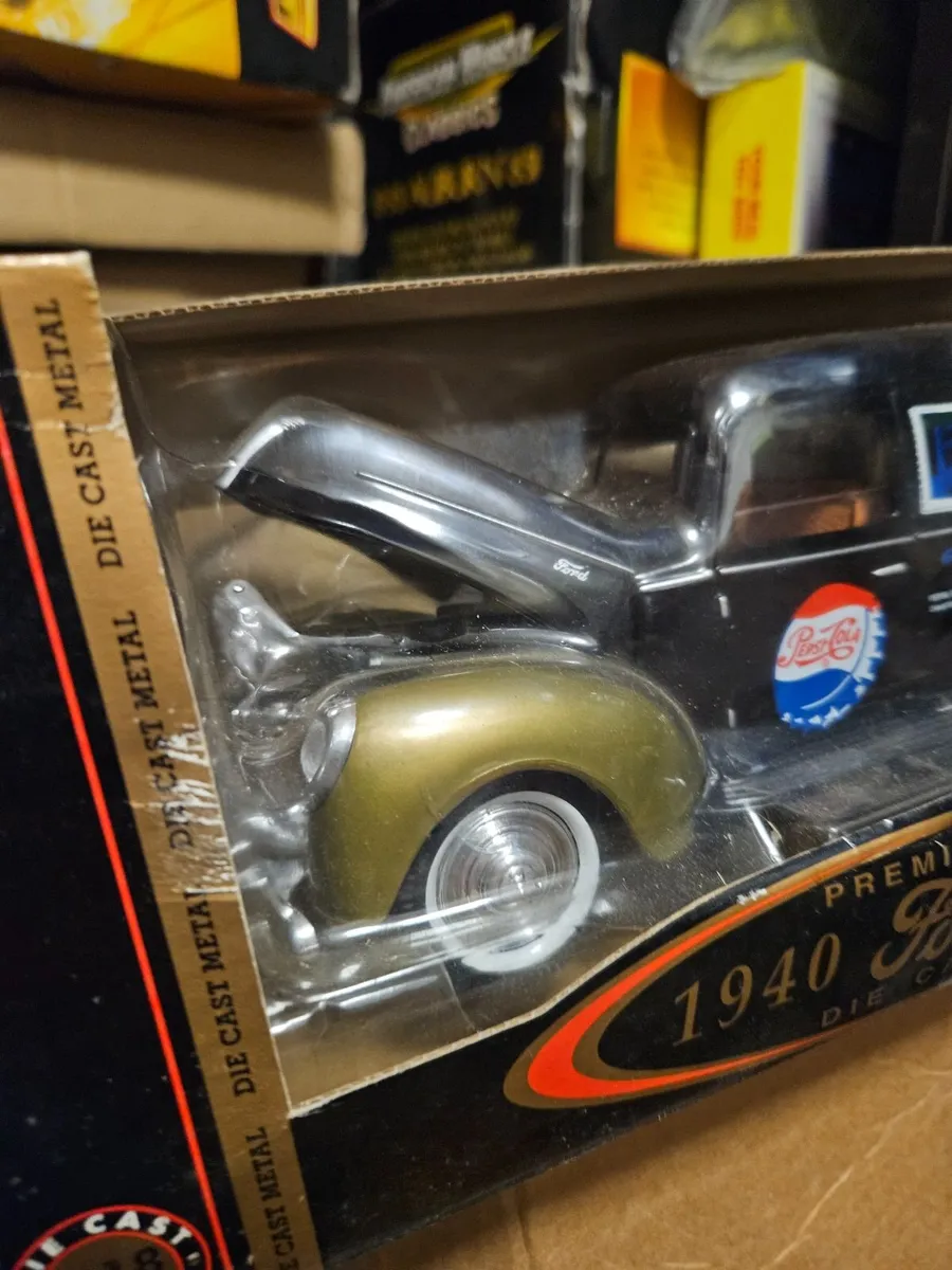 Corgi Ford Pepsi Cola Truck - Image 3