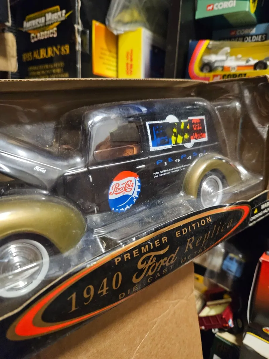 Corgi Ford Pepsi Cola Truck - Image 4
