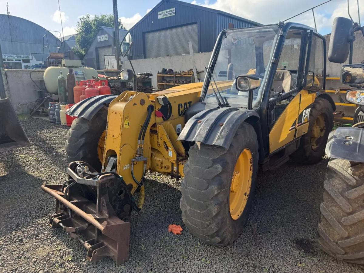 2005 CAT 220B Telehandler - Image 1
