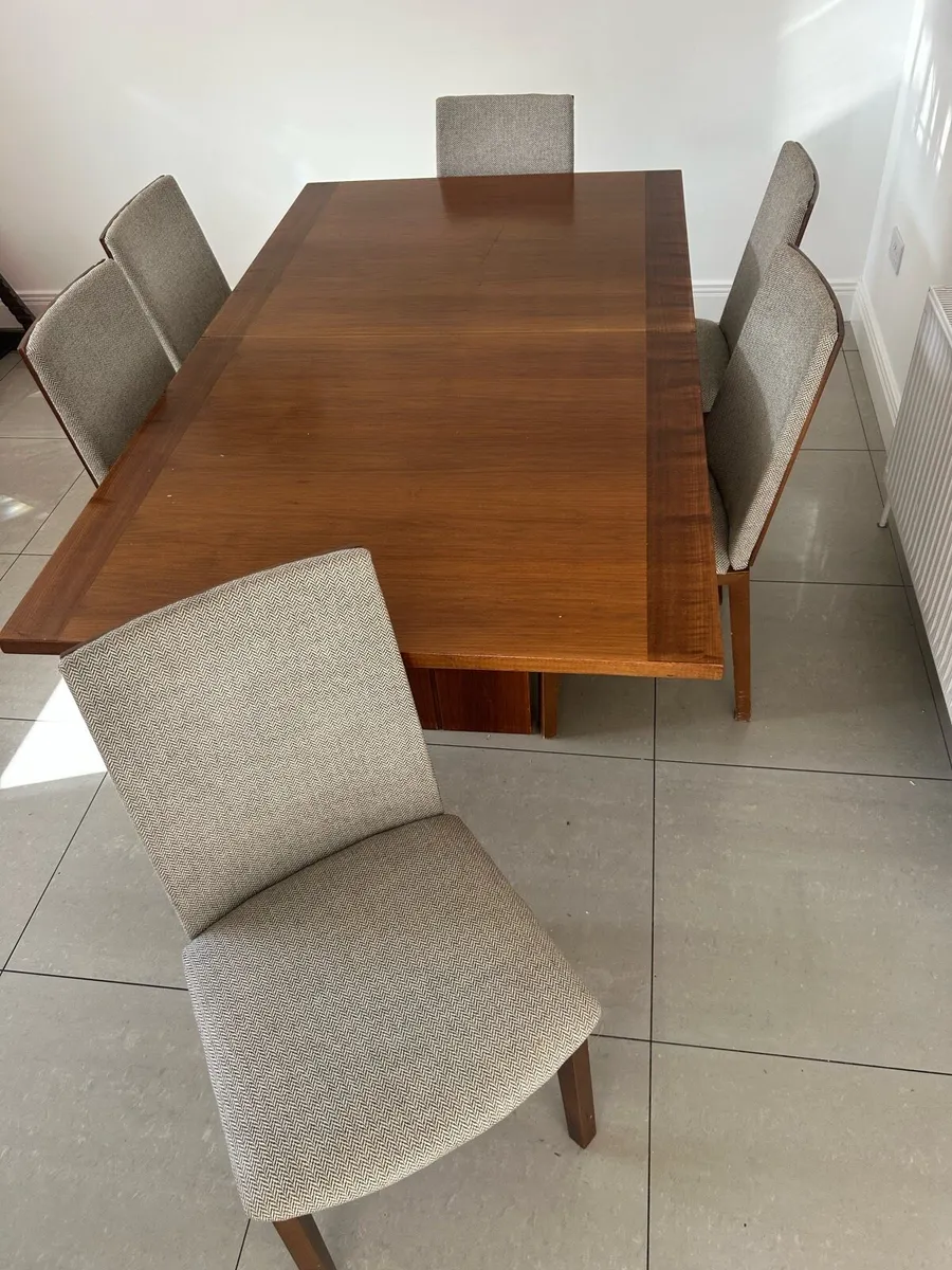 Kitchen Table and Chairs - Image 1