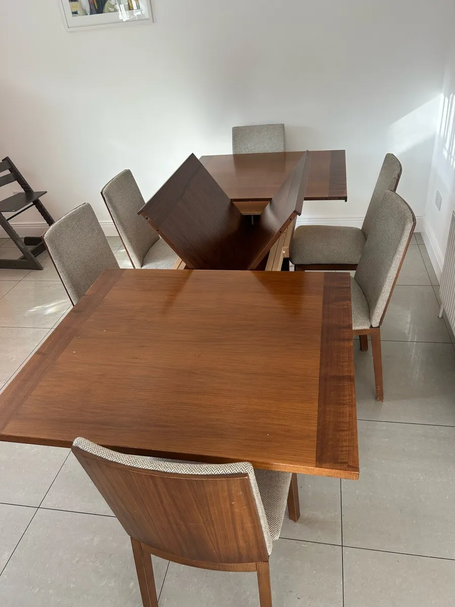 Kitchen Table and Chairs - Image 2