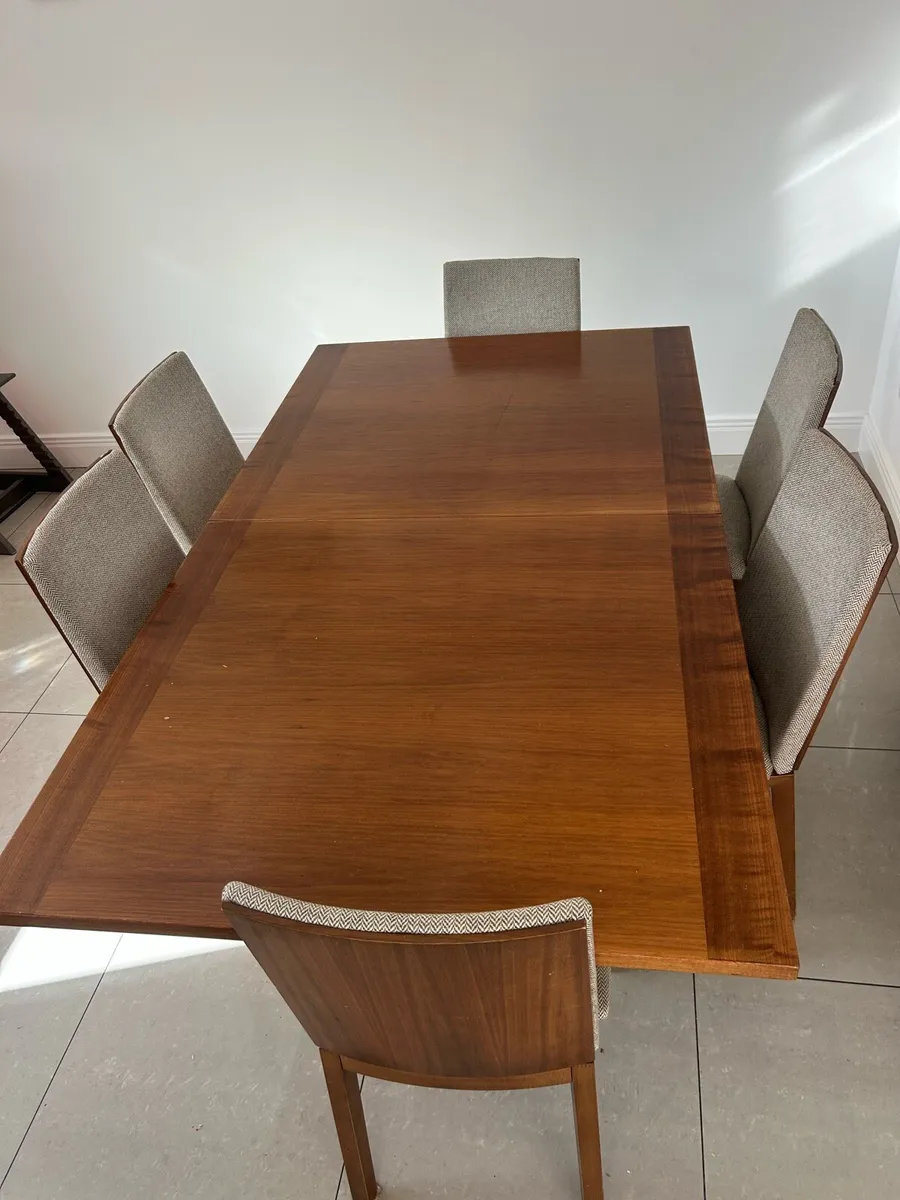 Kitchen Table and Chairs - Image 3