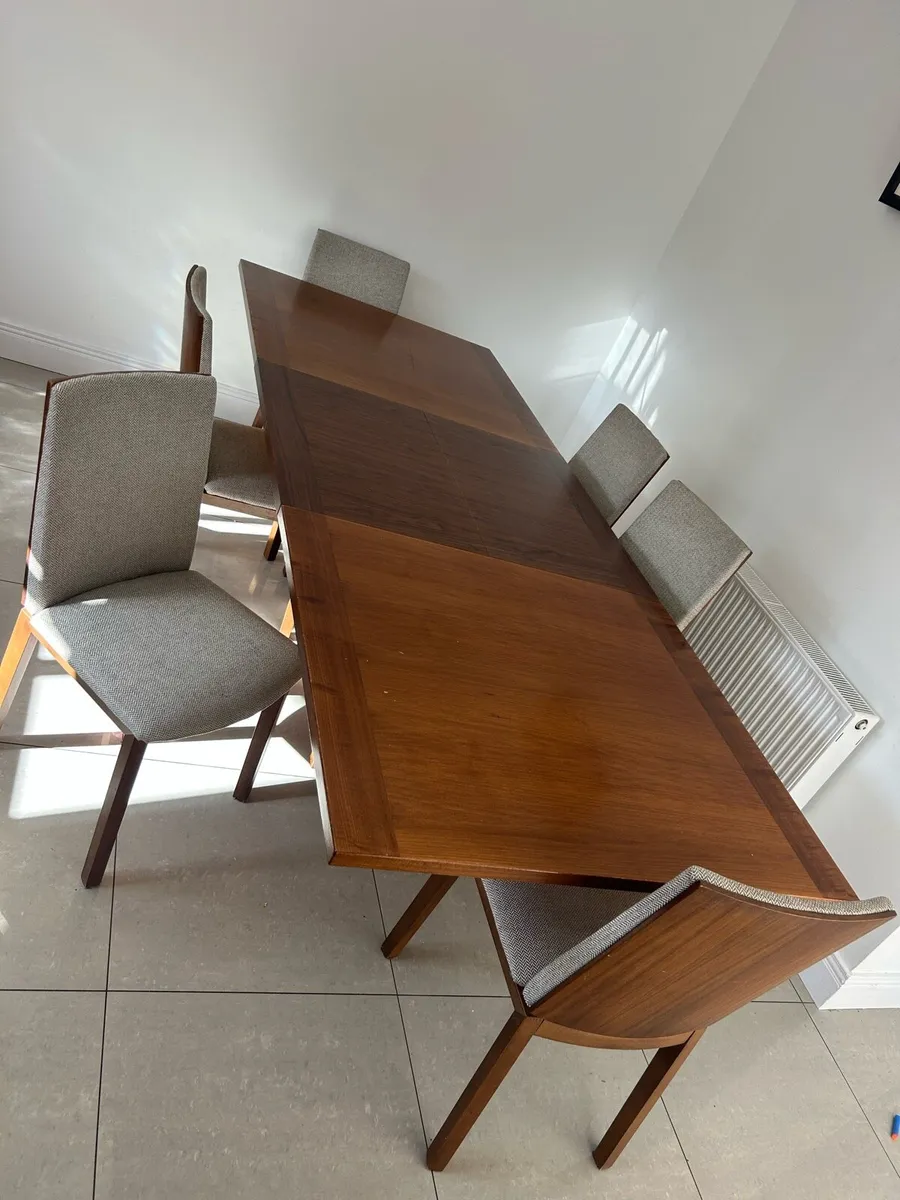 Kitchen Table and Chairs - Image 4