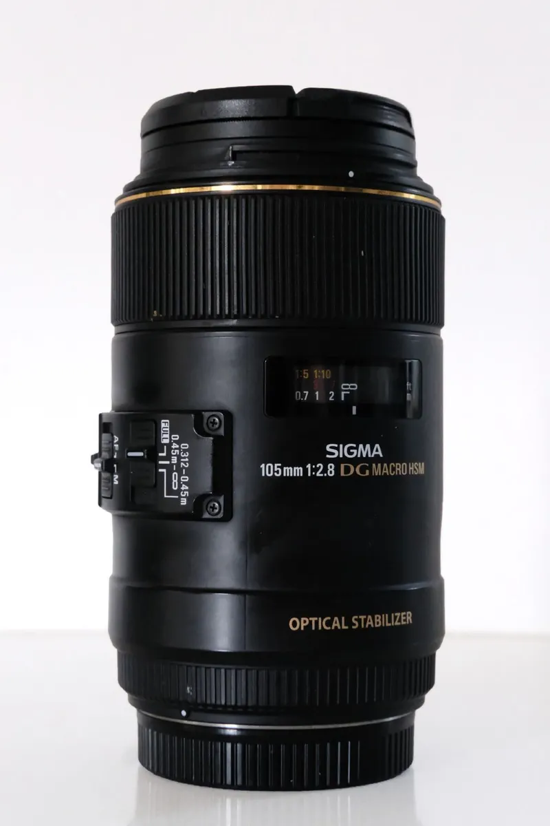 Sigma 105mm f2.8 Macro OS HSM Canon - Image 1