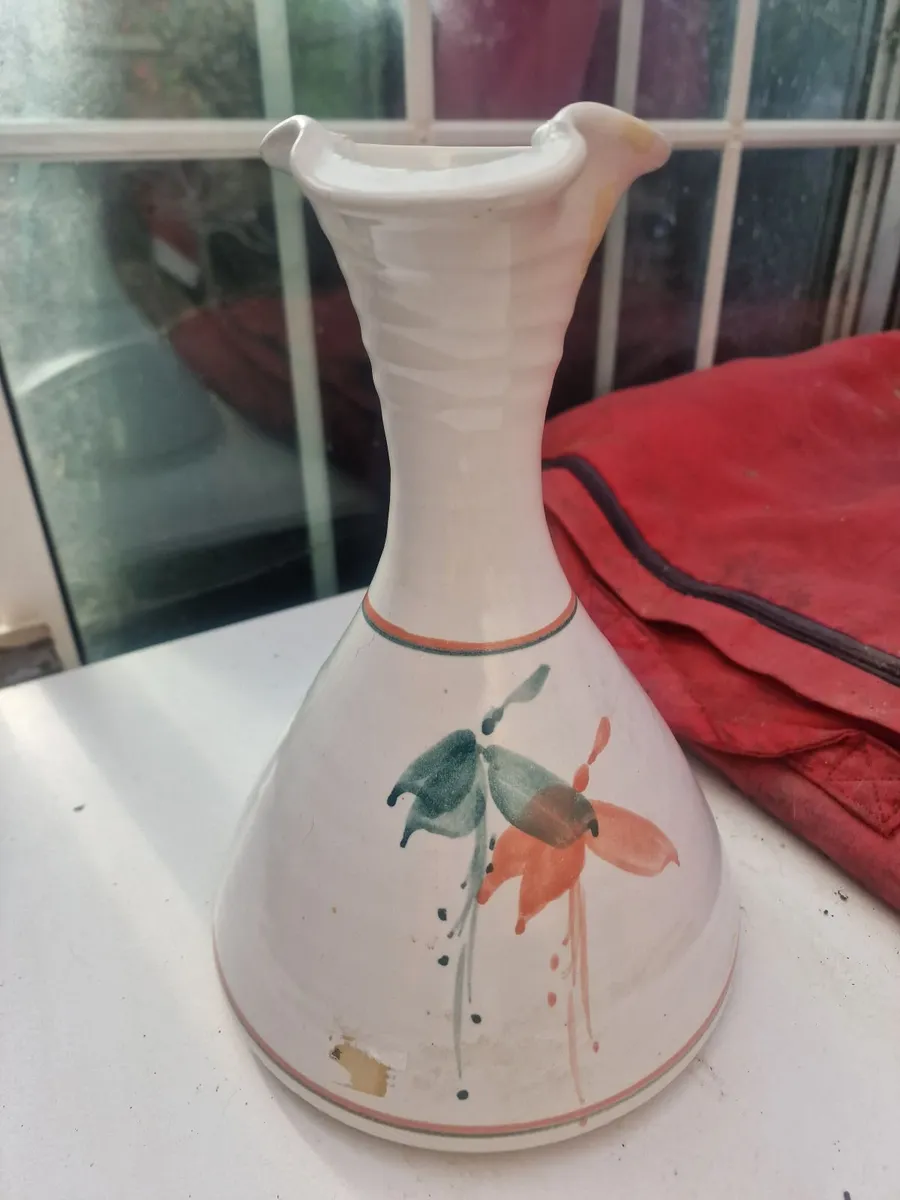 Louise Mulcahy pottery. - Image 3