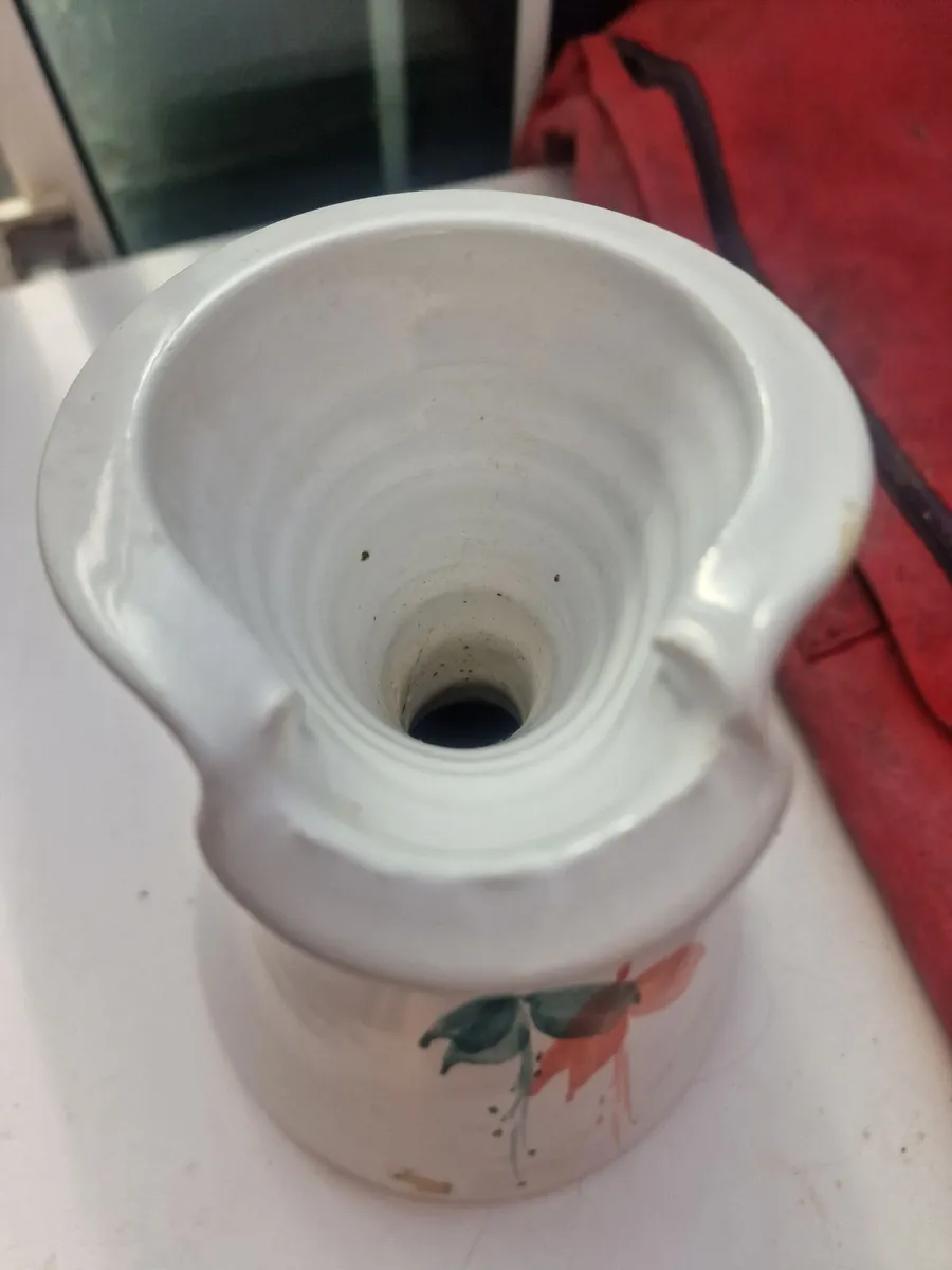 Louise Mulcahy pottery. - Image 2