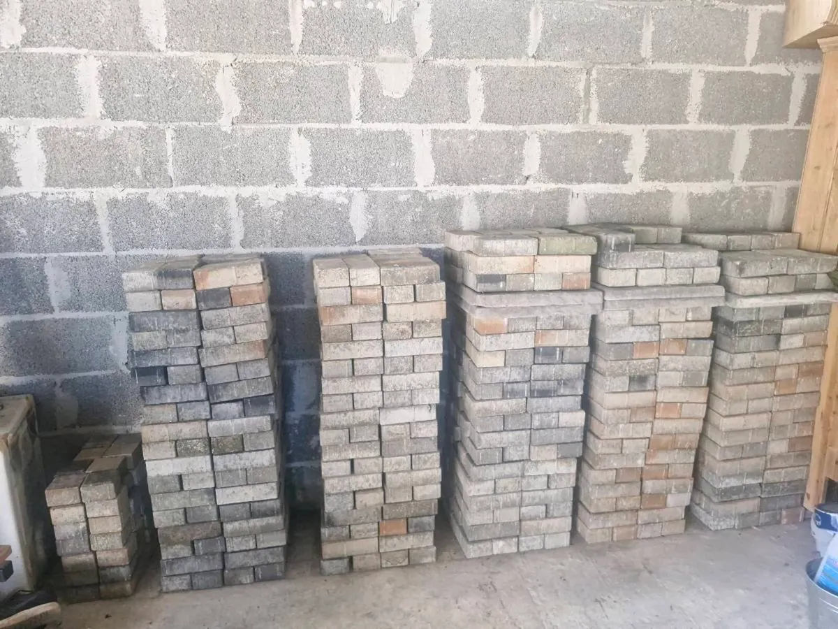 Paving bricks - Image 1