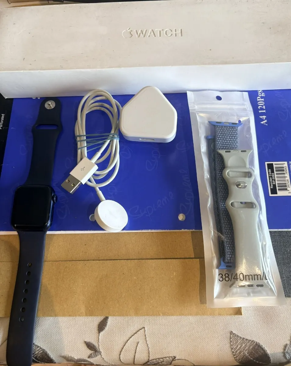Used - Like New -- Iwatch Series 6 - Image 2