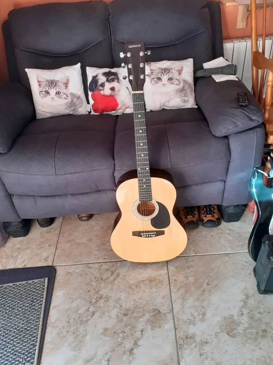 2 Guitars + 1 Amplifier - Image 3