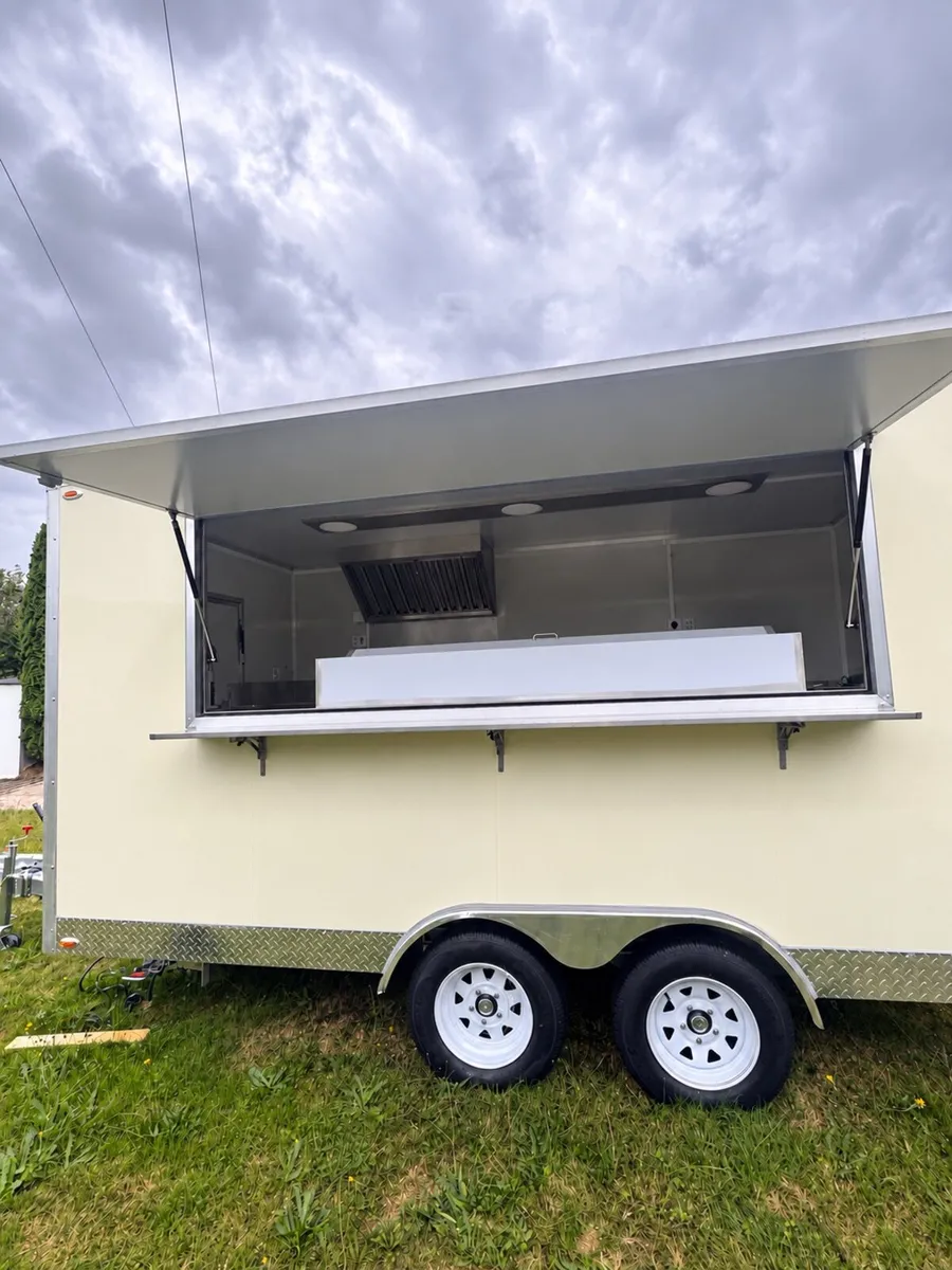 Catering trailer - Image 1