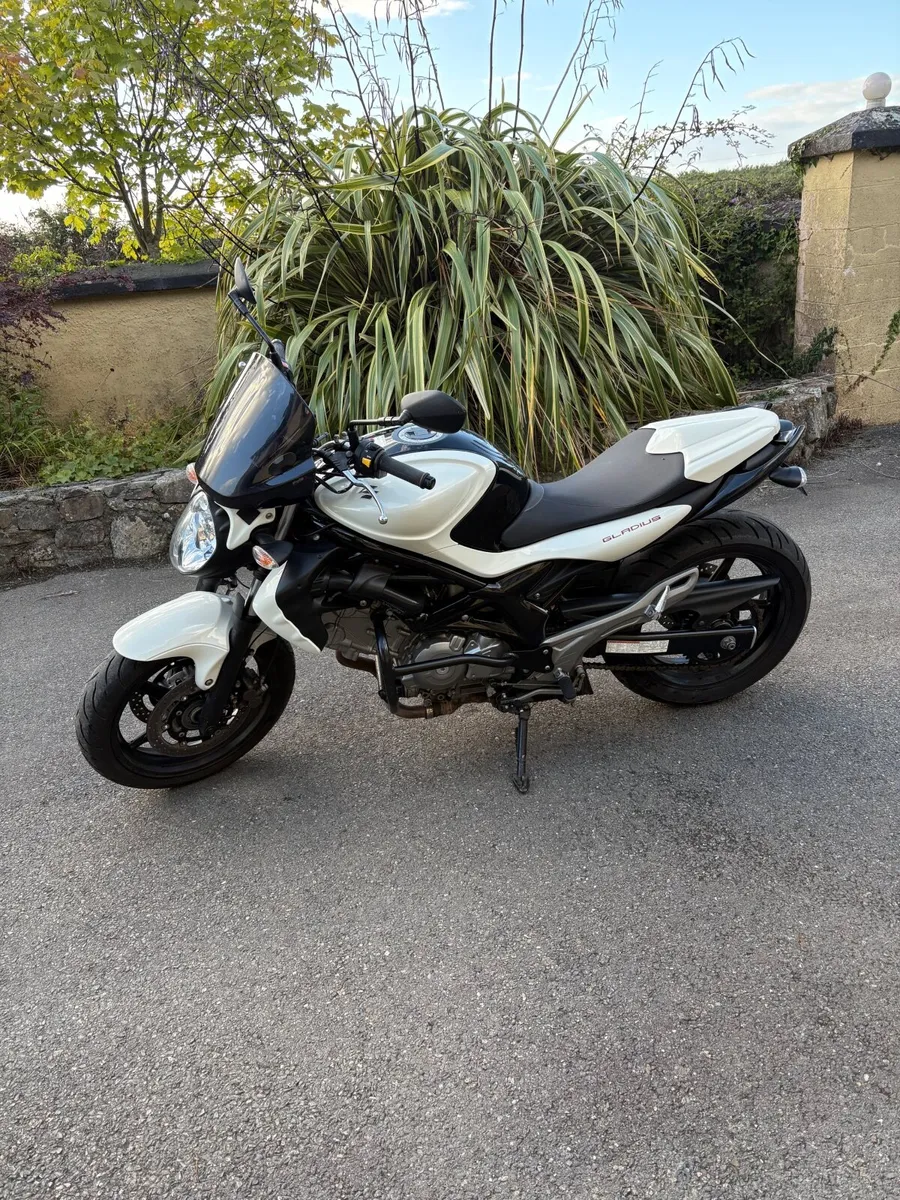 Suzuki gladius 2012 ABS - Image 1