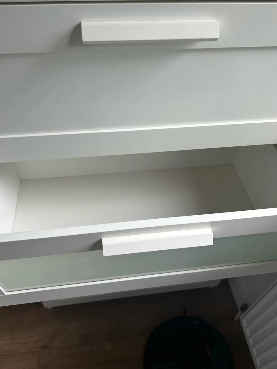 Dresser - Image 2