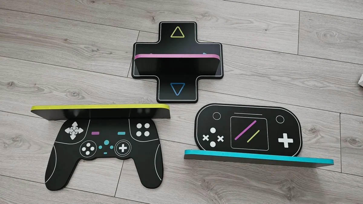 Gamer shelves, LED Light Bars and Gaming Sign - Image 4
