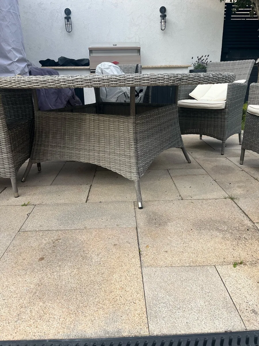 rattan round garden table - Image 2
