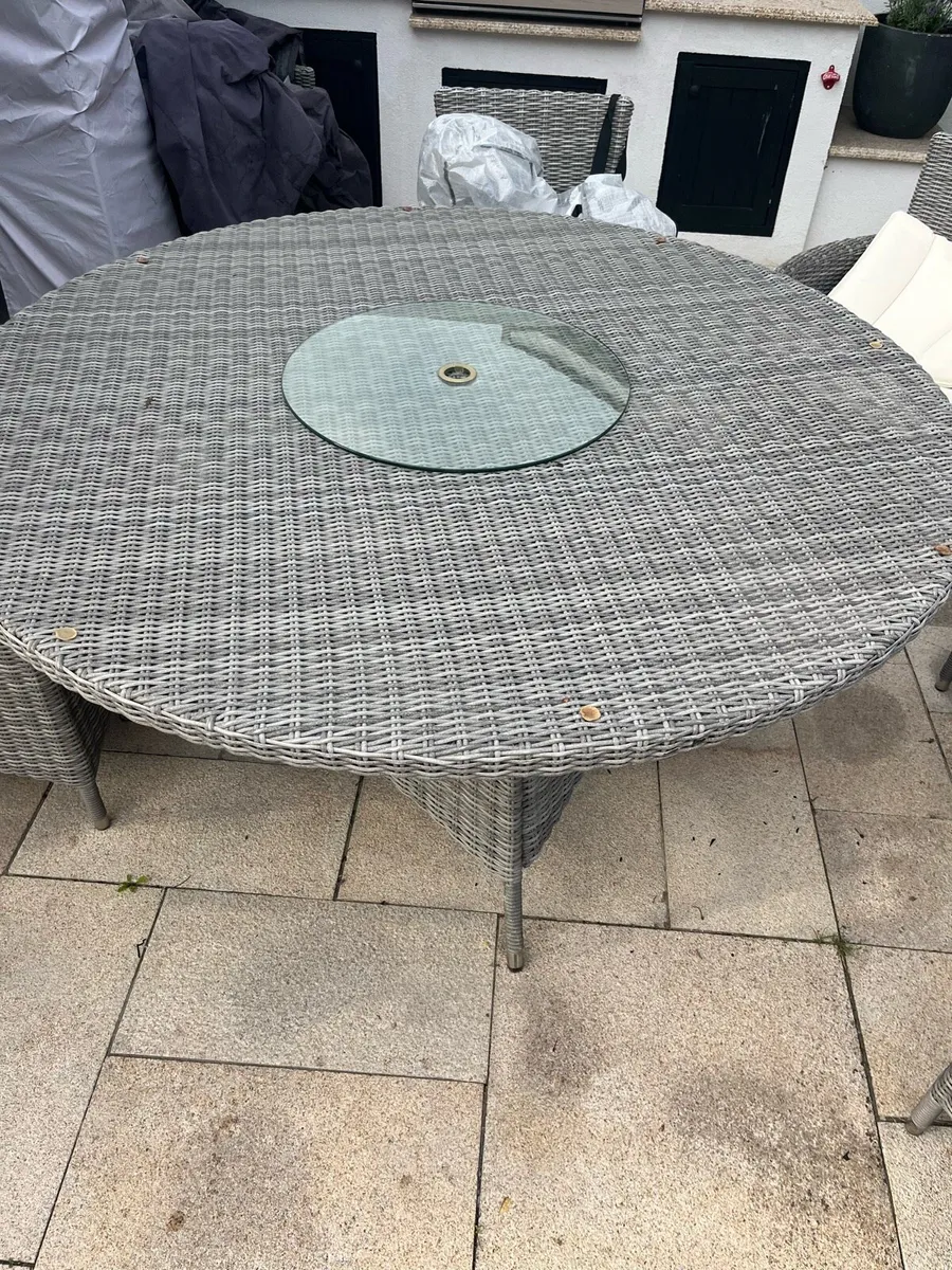 rattan round garden table - Image 1