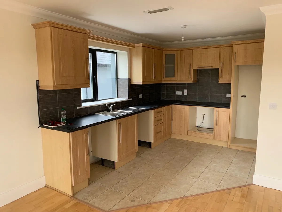 Free. Complete Kitchen - Image 2