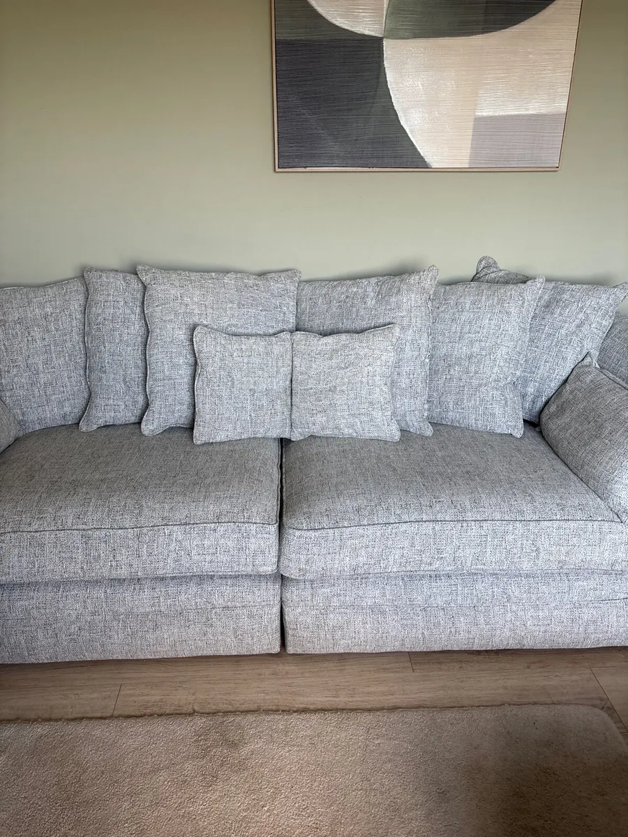 4 Seater Sofa - Image 4