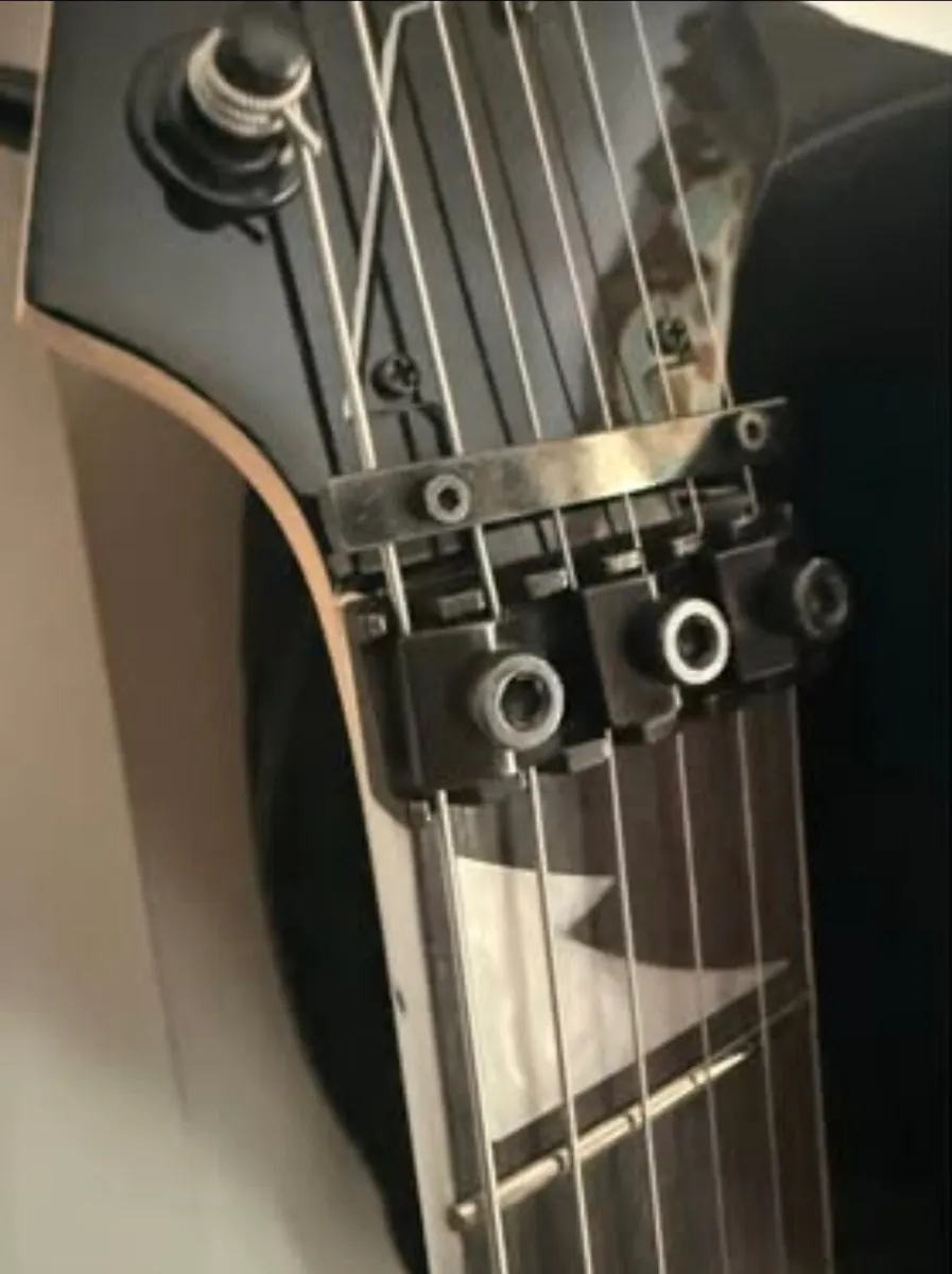 Ibanez GIO - Image 4