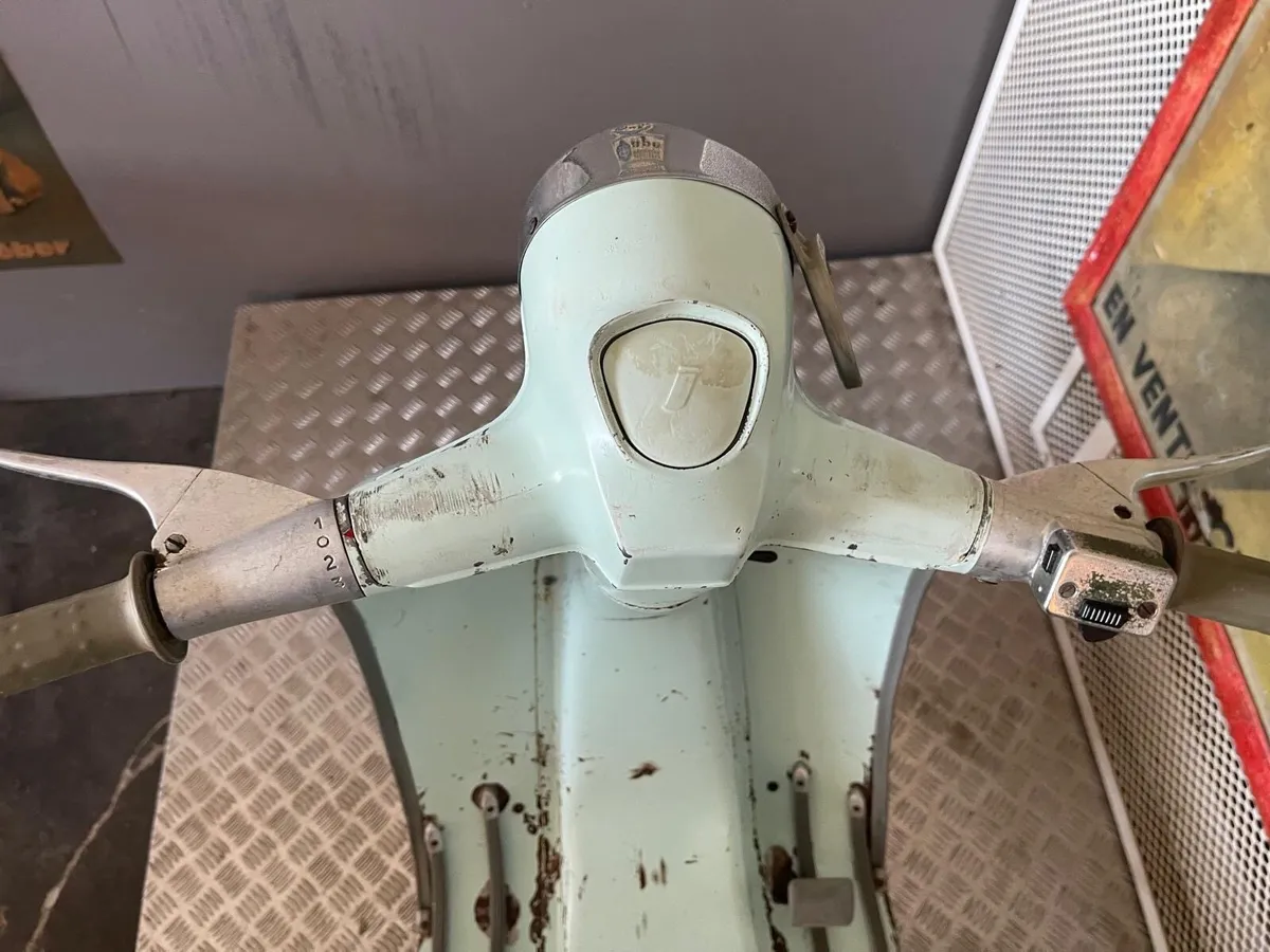1960s Lambretta J50  original paint . Not Vespa - Image 4