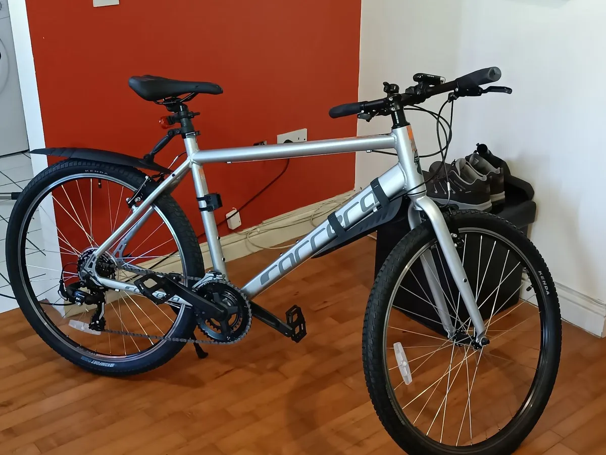 Carrera Parva Mens Hybrid Bike & Accessories - Image 2