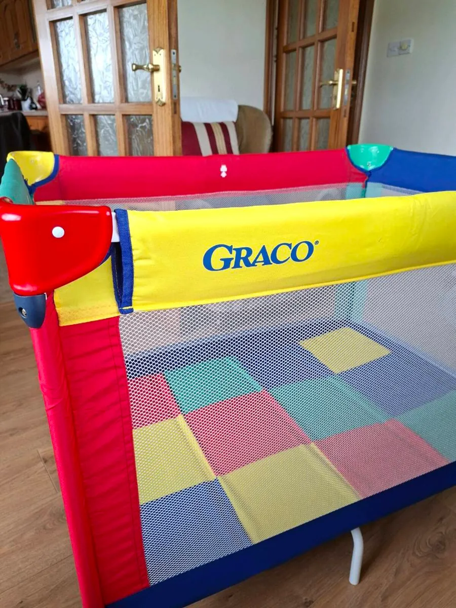 Graco Travel Cot - Image 4