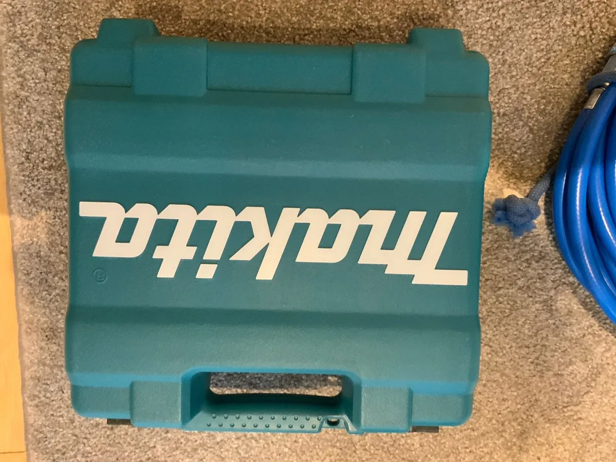 Makita Pneumatic Pin Nailer - Image 2