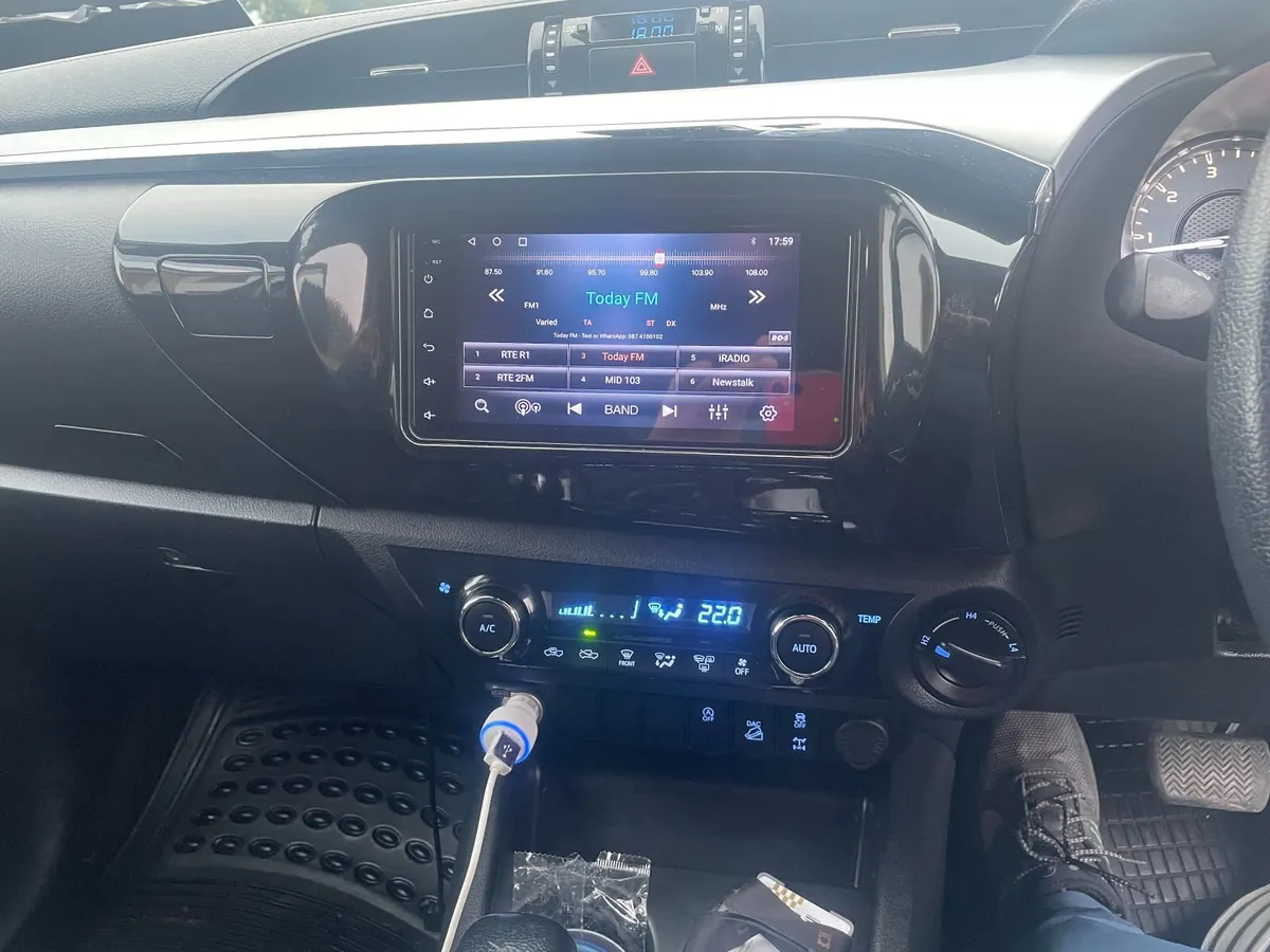 Toyota Hilux 2021 no VAT - Image 3