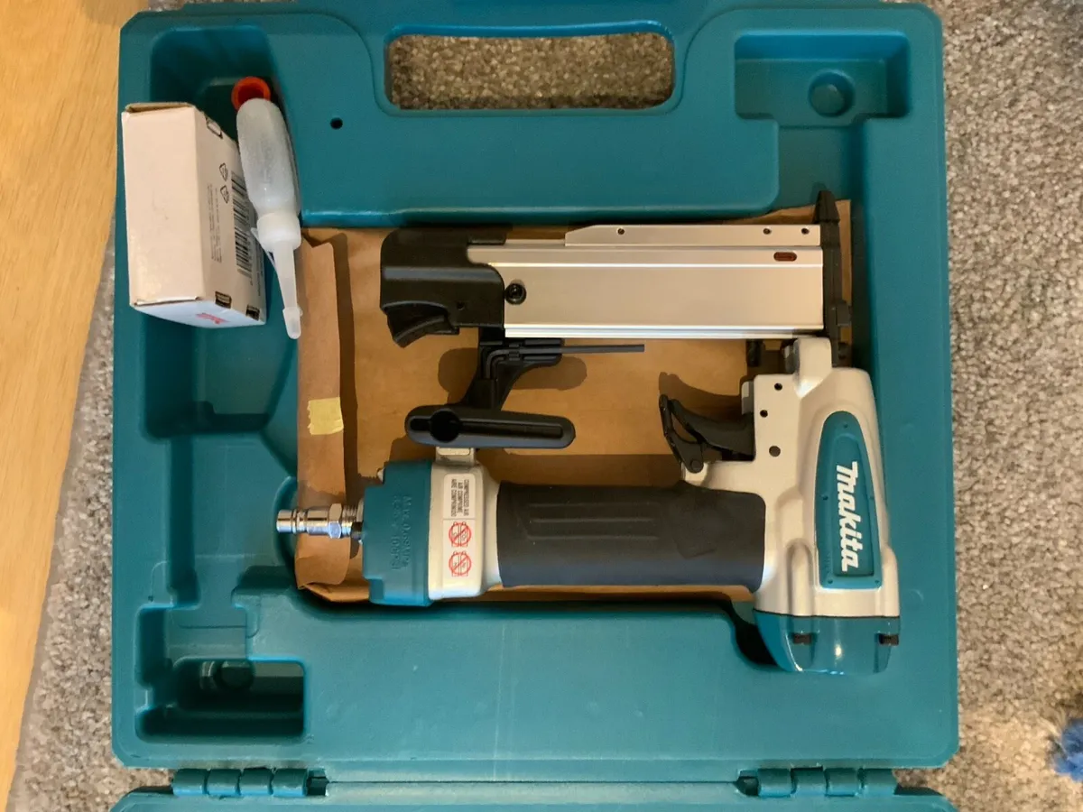Makita Pneumatic Pin Nailer - Image 3