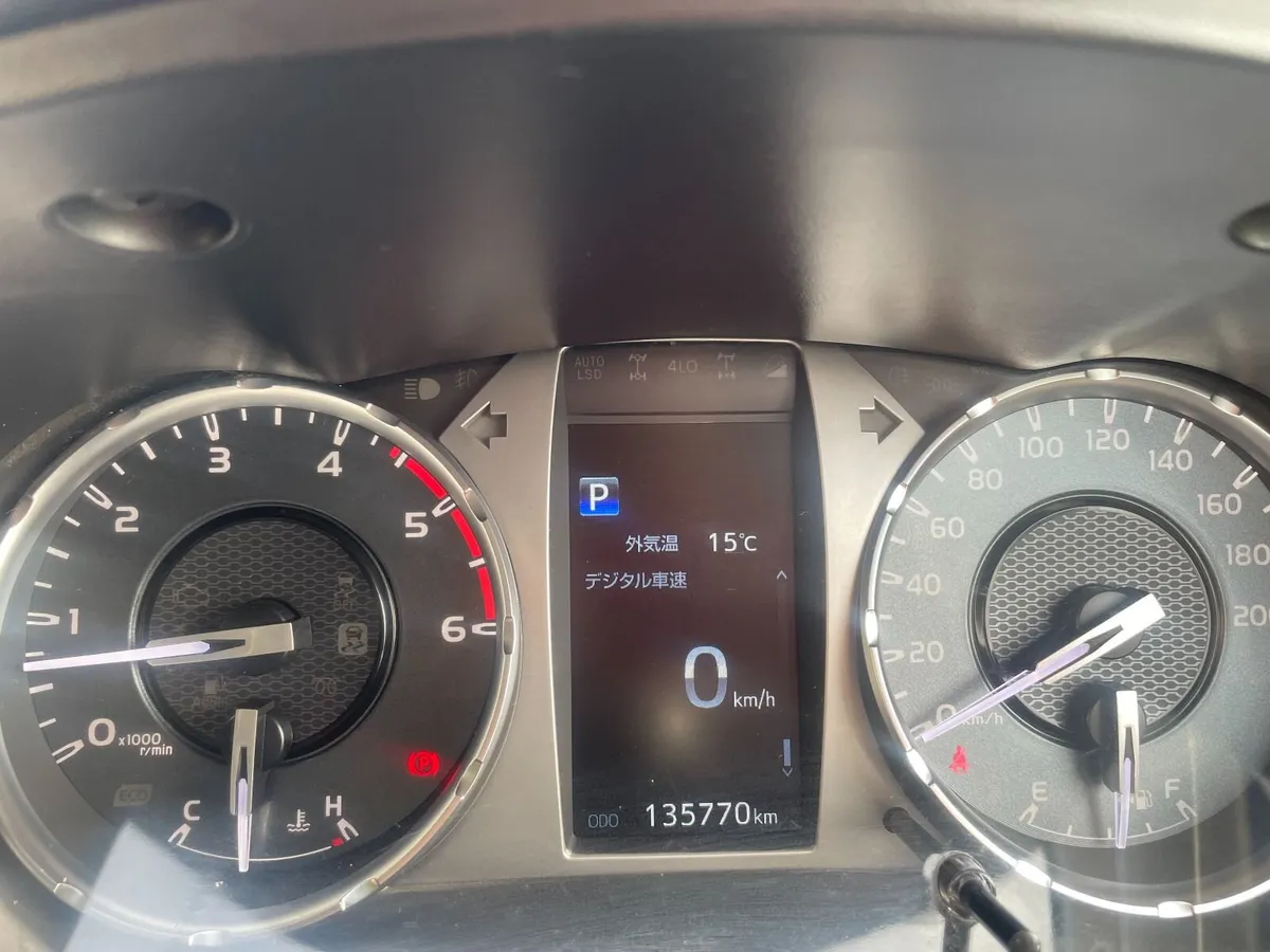Toyota Hilux 2021 no VAT - Image 2