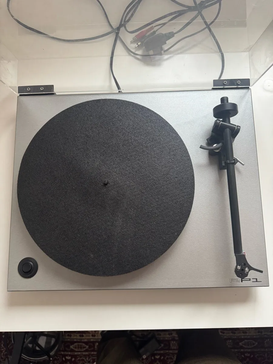 REGA RP1 TURNTABLE - Image 2