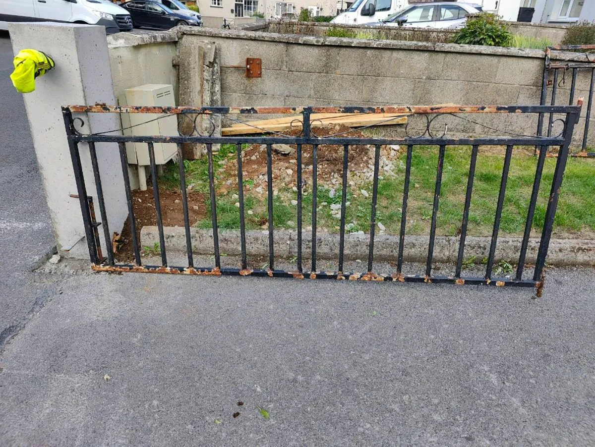 Gates - Image 1