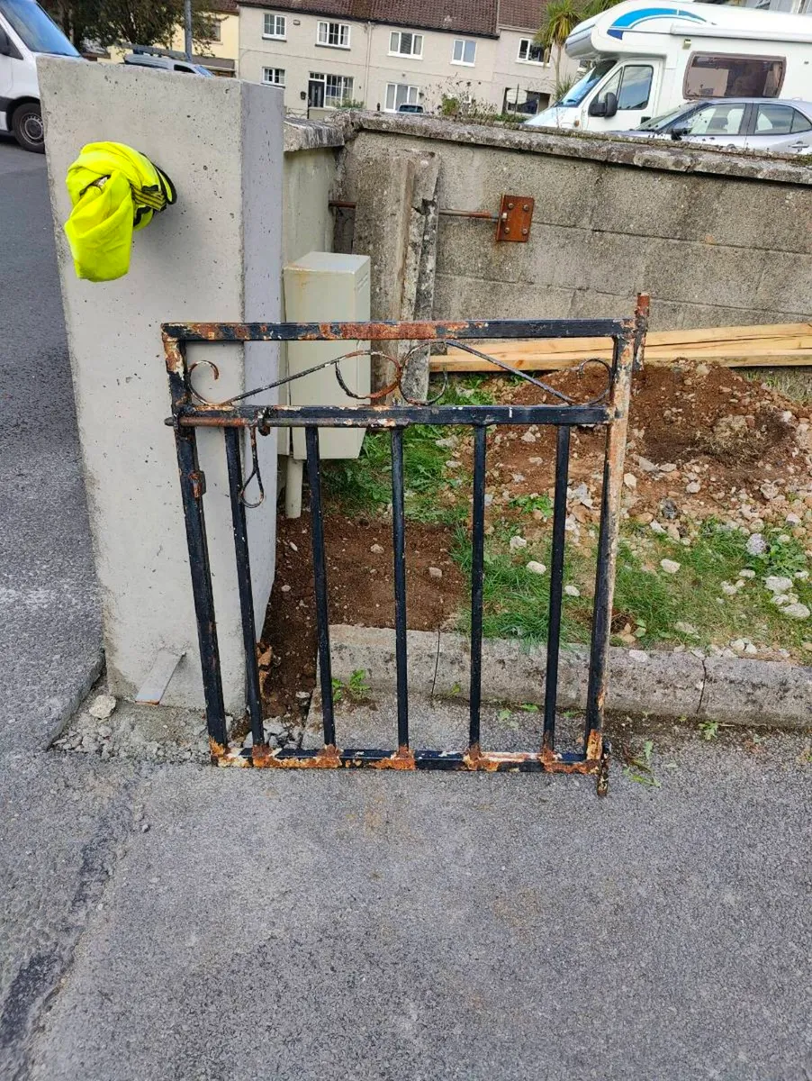 Gates - Image 2
